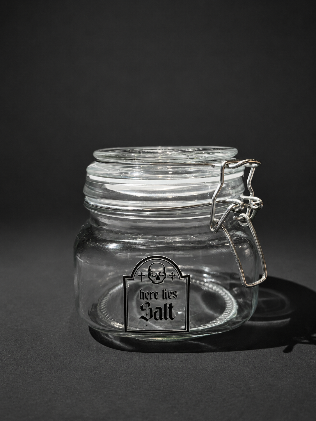 Contenedor con Tapa HERE LIES SALT